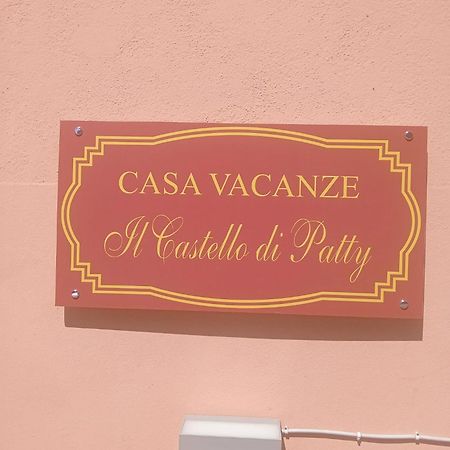 Il Castello Di Patty Appartement Catánia Buitenkant foto