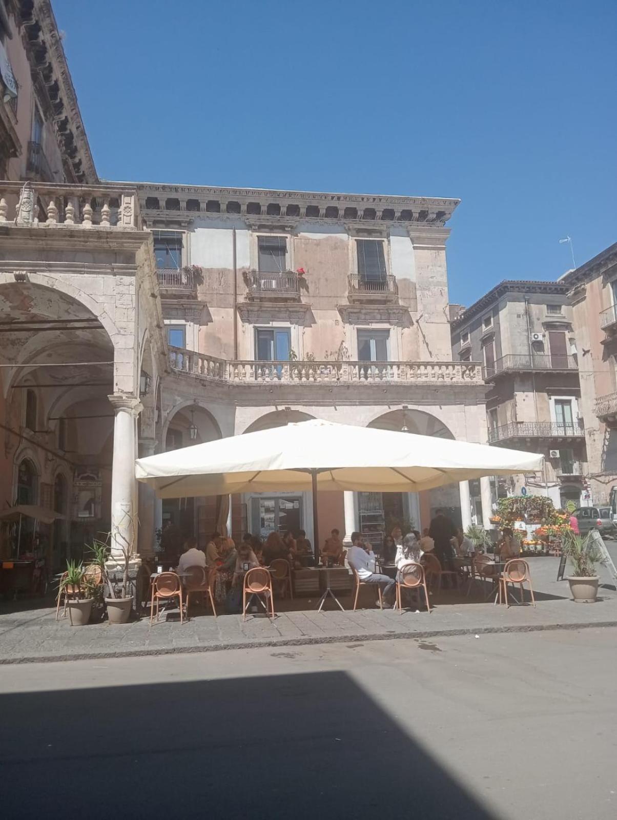 Il Castello Di Patty Appartement Catánia Buitenkant foto